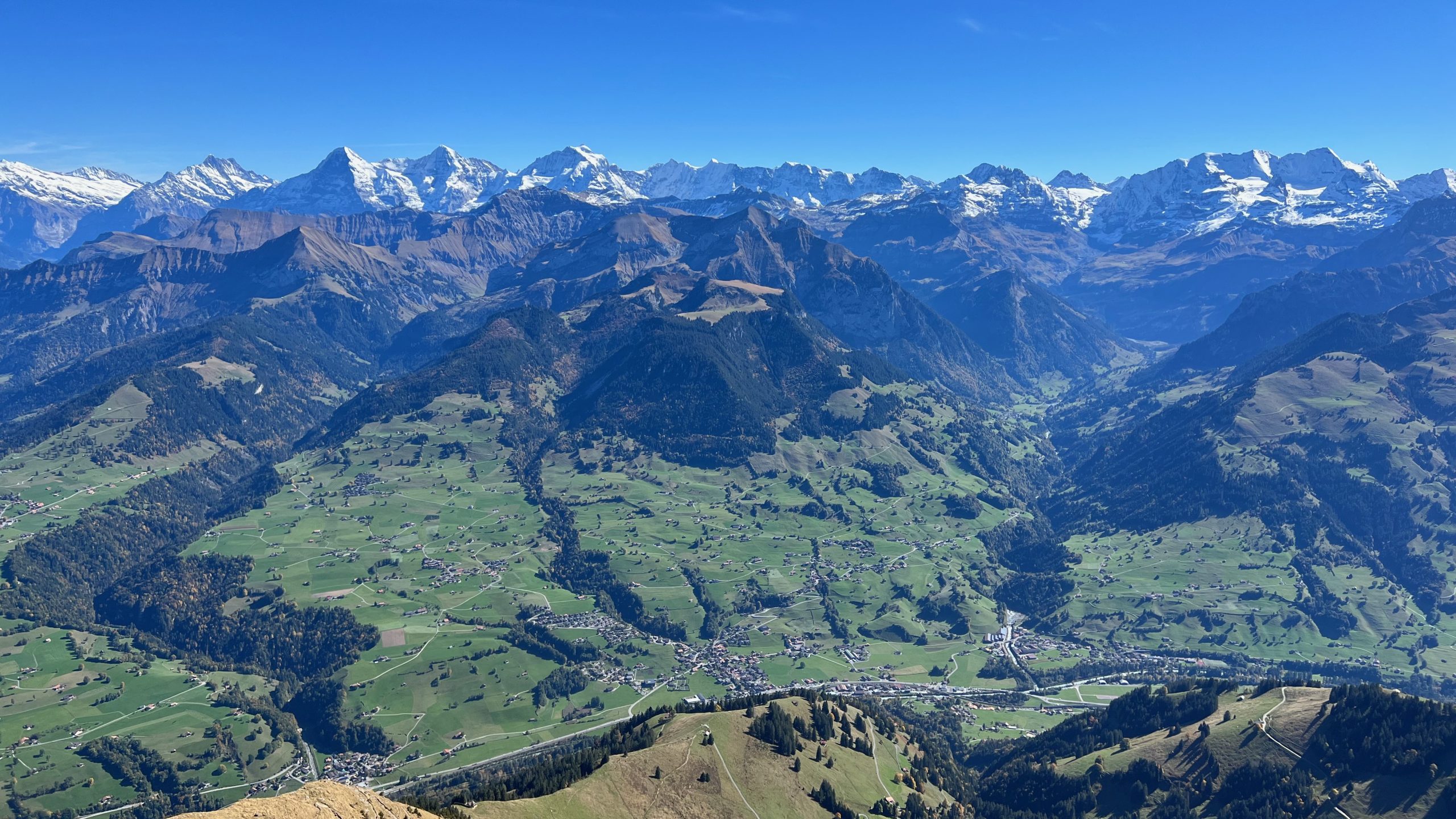 Hiking the Swiss Pyramid: Mülenen to Niesen