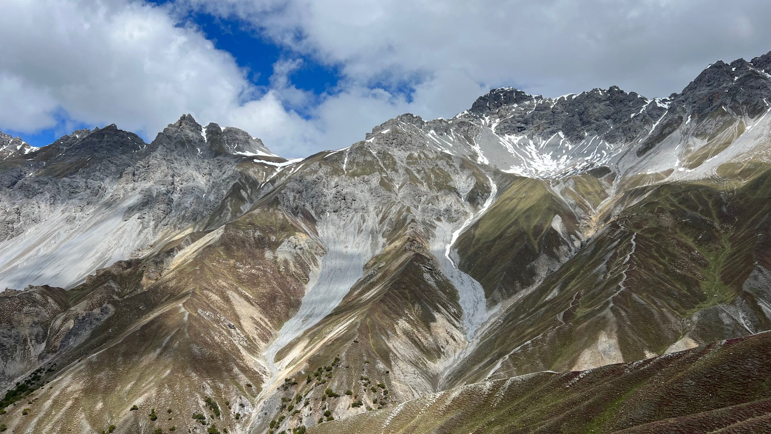 Hike to Margunet in the Swiss National Park